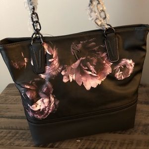 Simply Vera: Vera Wang Floral Tote